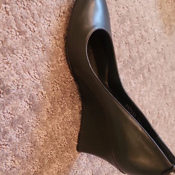 Gucci Women's Wedges in Grey - Picture 6 of 9